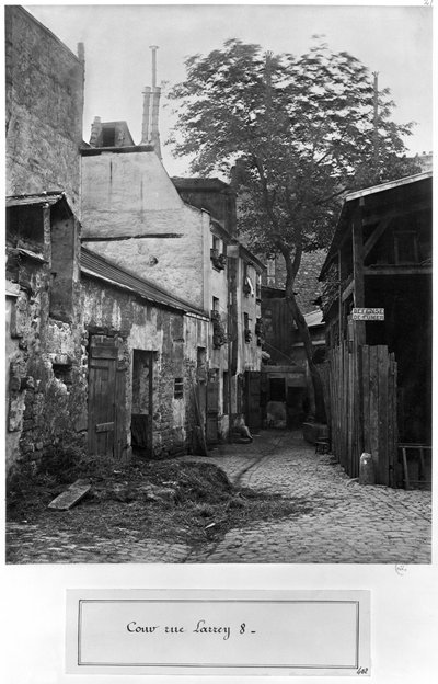 Cour à la rue Larrey 8, Paris, 1858-78 - Charles Marville